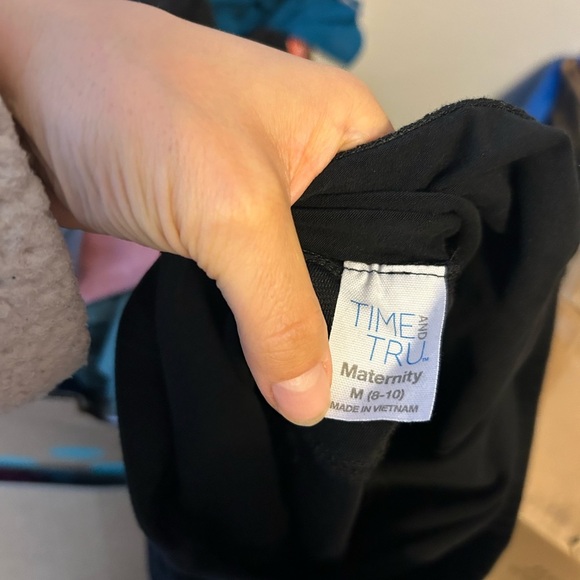 Time and Tru Maternity Cropped Black Wide Leg Pants - Picture 4 of 4